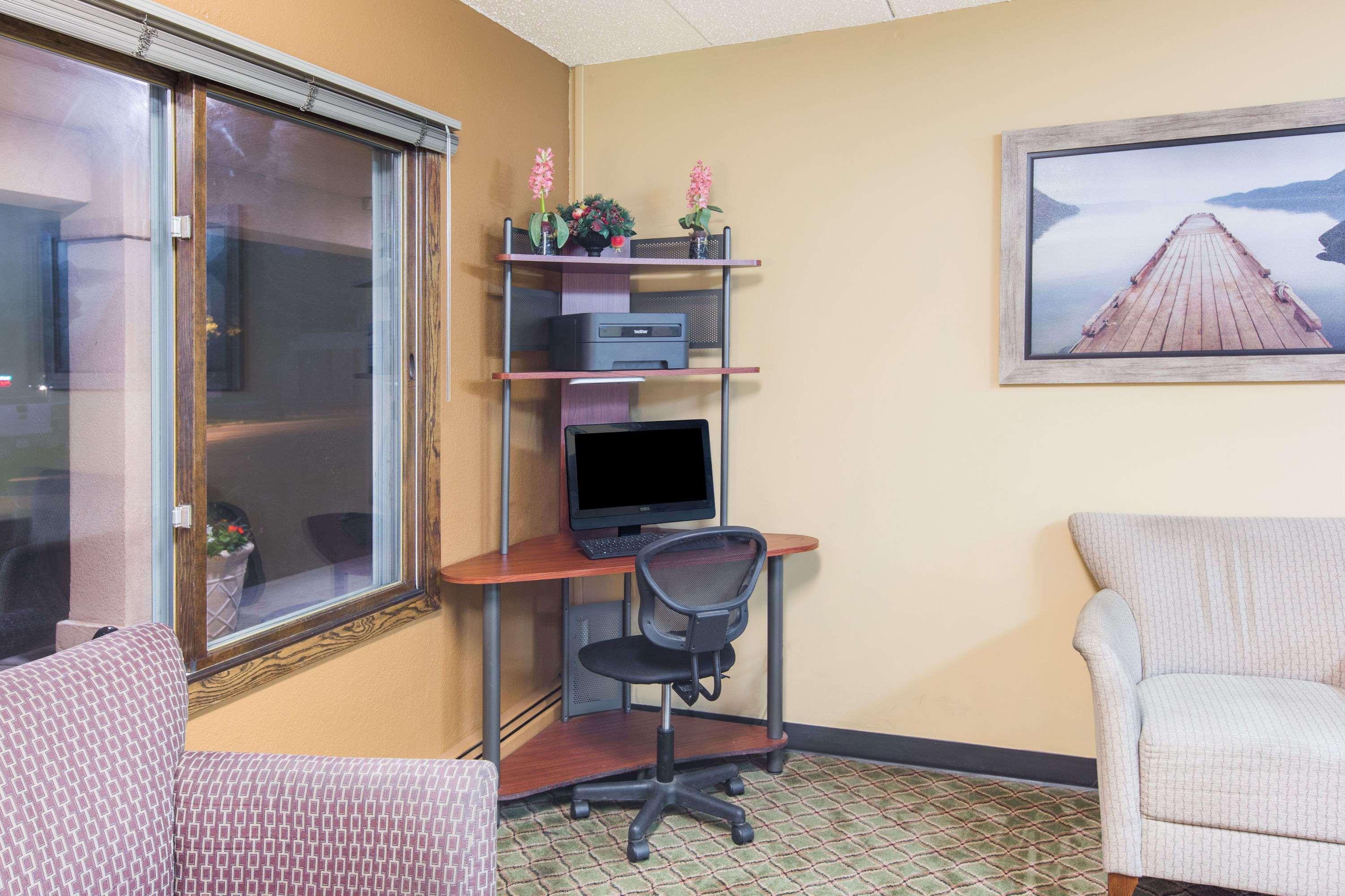 Days Inn By Wyndham Sioux Falls Buitenkant foto