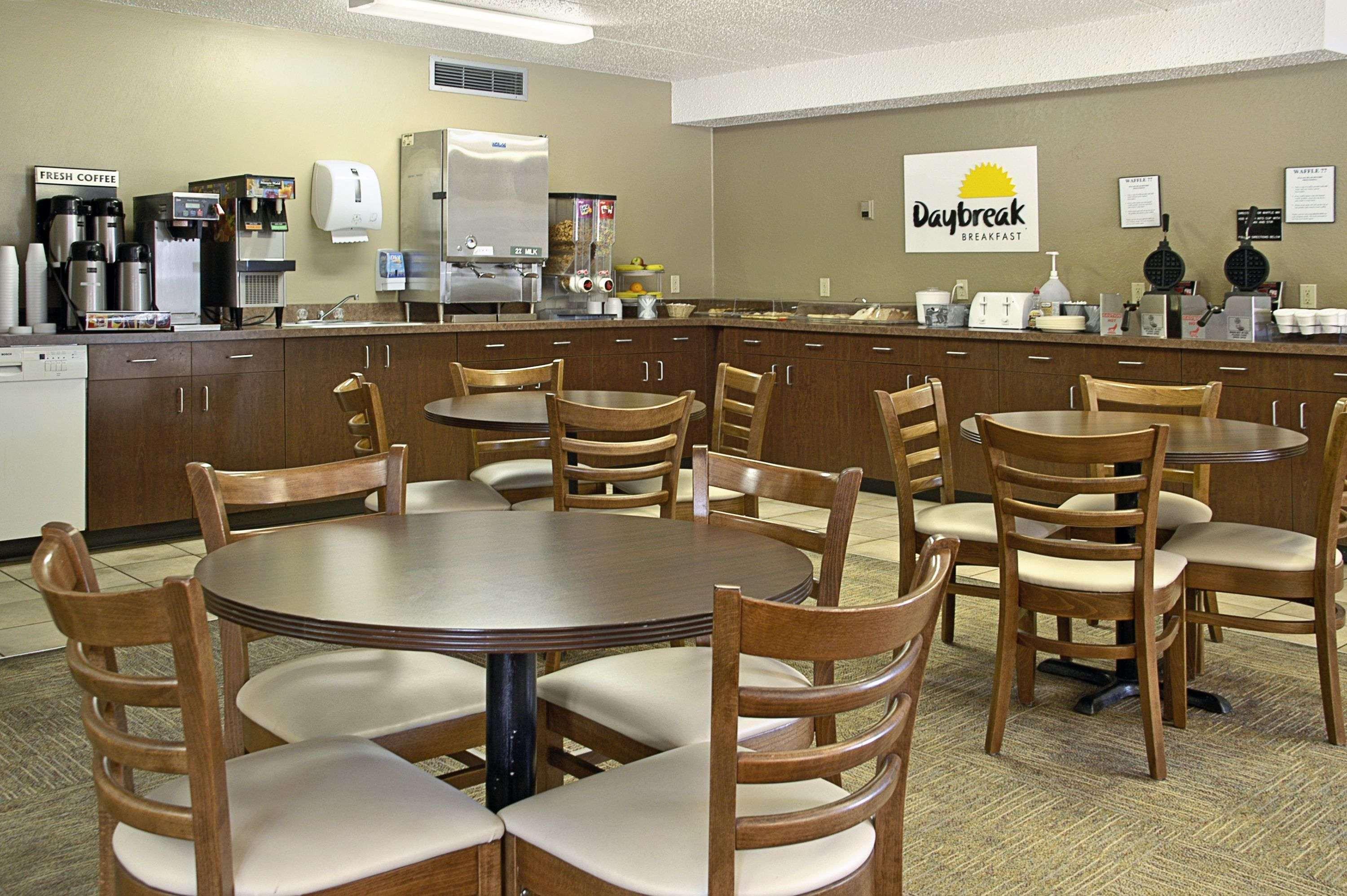 Days Inn By Wyndham Sioux Falls Buitenkant foto
