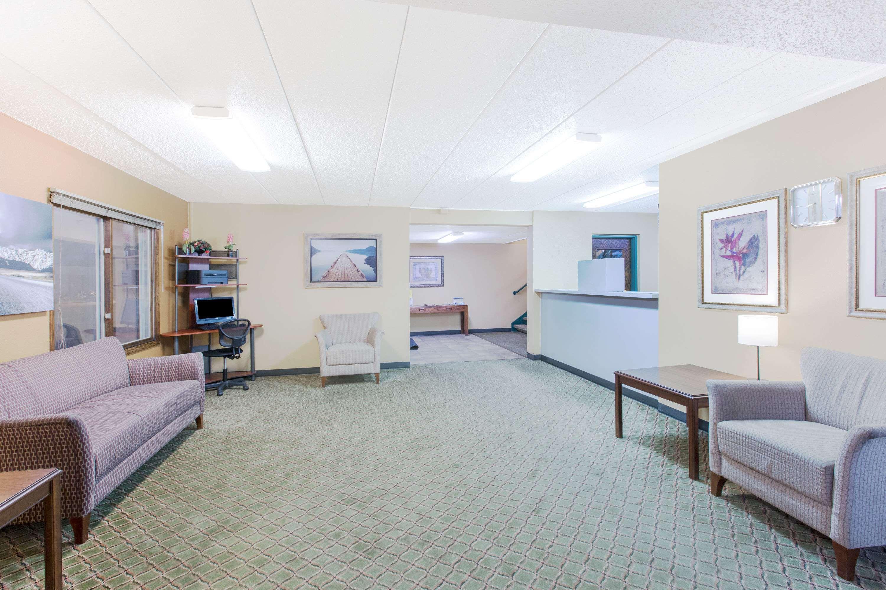 Days Inn By Wyndham Sioux Falls Buitenkant foto