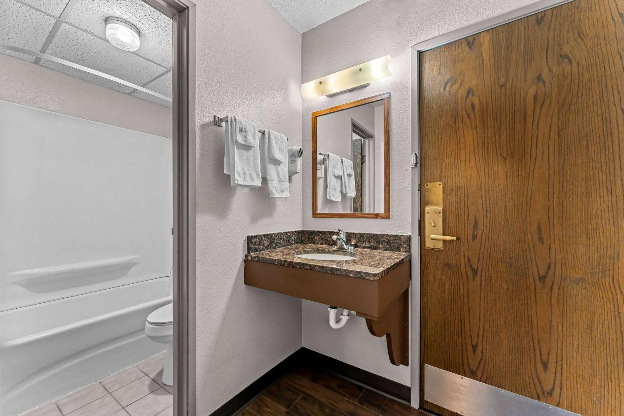 Days Inn By Wyndham Sioux Falls Buitenkant foto