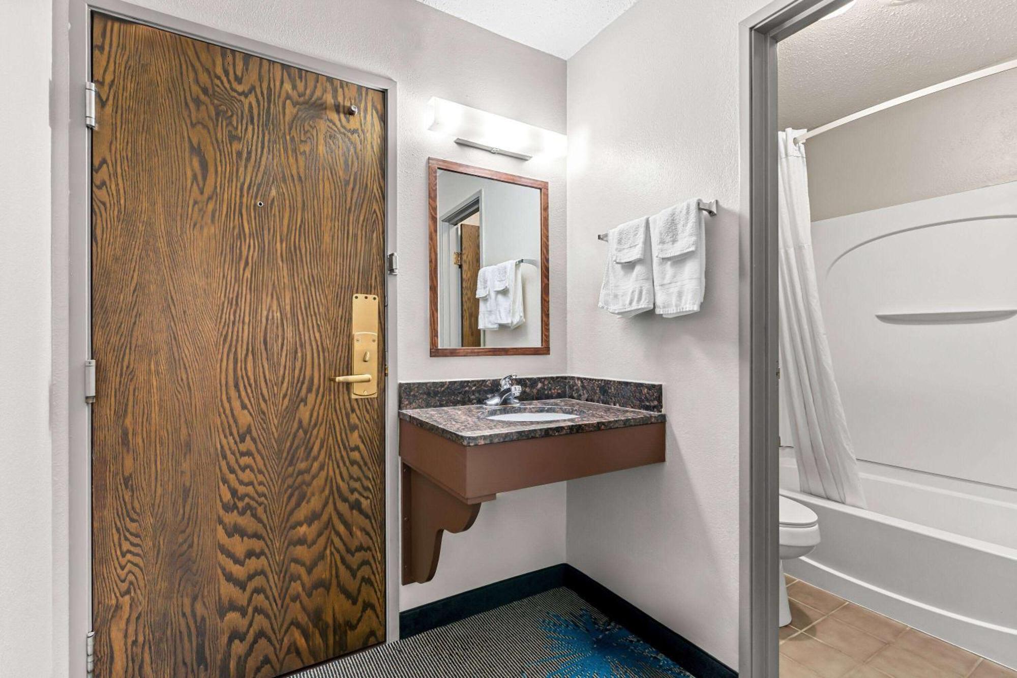 Days Inn By Wyndham Sioux Falls Buitenkant foto