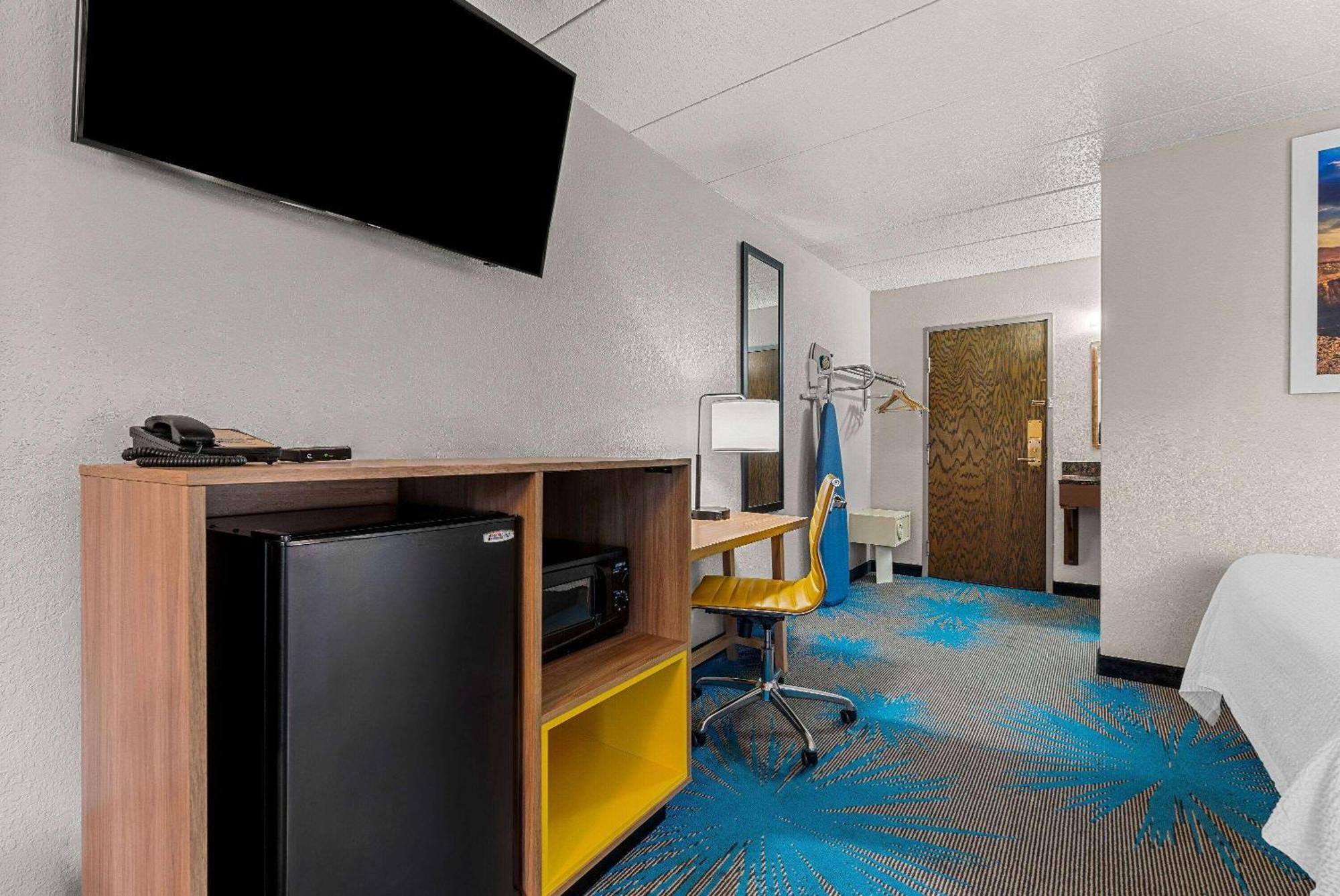 Days Inn By Wyndham Sioux Falls Buitenkant foto
